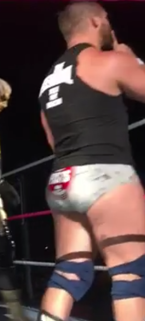 wweassets:  Not the best photo, but here’s Dash’s thickness from the live event