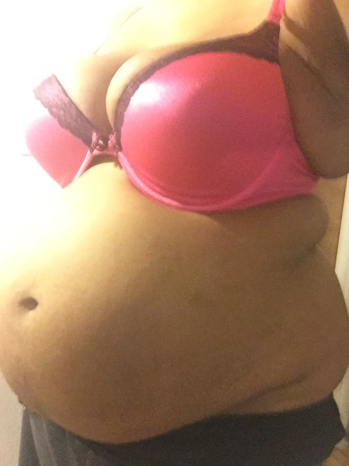 stuffed-bellies-always:  Desi Rose 