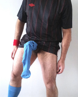 iloveshortslads:  footy cock sox 