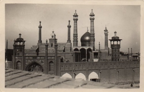 places-of-worship:Mosque in Tehran(?), IranAnyone could help with identify? The Shrine of Fatima Mas