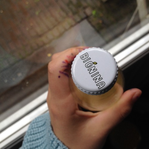 onafhankelijk: mom bought this delicious drink at the french bakery this morning ig: lluc.y