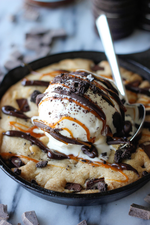 bakeddd:  brown butter chocolate chip cookie skillet pizookie click here for recipe