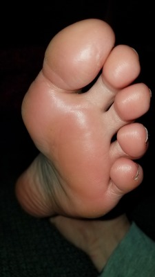 Snoopythatsme:  Myprettywifesfeet:  A Close Up Of My Pretty Wifes Beautiful Sleeping