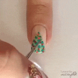 nailpornography:  Christmas Tree