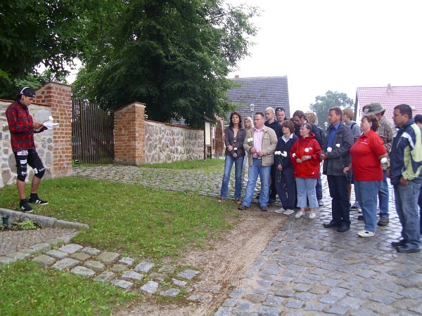 ready-to-fight:  here you can see me as I hold a memorial speech! In memory of a