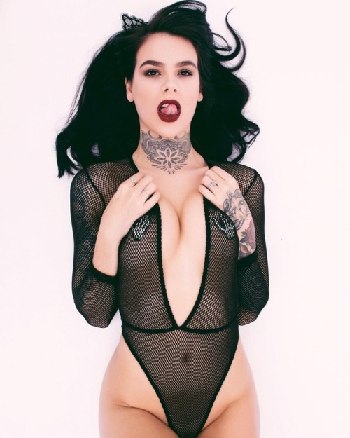 creepstreet: TOP LIP. @imkimfinch x @eliteonlinemag www.creepstreet.com • #Creepettes #FuckOff