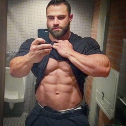 sierradelta70:  oofahpapa:  bigguythings:  bigmalepecs:  Jason Yankanin   Just Big Guys: 10/10   http://oofahpapa.tumblr.com/archive  10/10 couldn’t agree more!