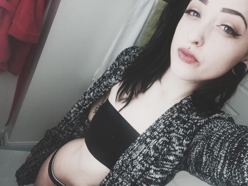 menziekinks:  Found a new love for the lighting in my bathroom