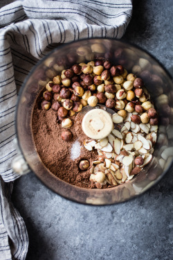 sweetoothgirl:    no-bake hazelnut ganache brownies 