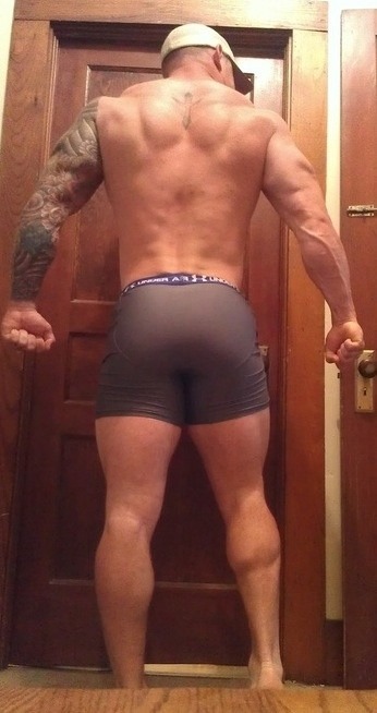 Muscle-Thong Lover