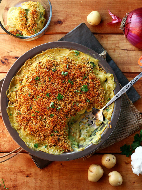 veganrecipecollection: (via Cheesy Vegan Potato & Broccoli Casserole » I LOVE VEGAN)