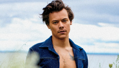 louisandthedagger:Harry Styles x Rolling Stone Magazine: CLOSE-UP