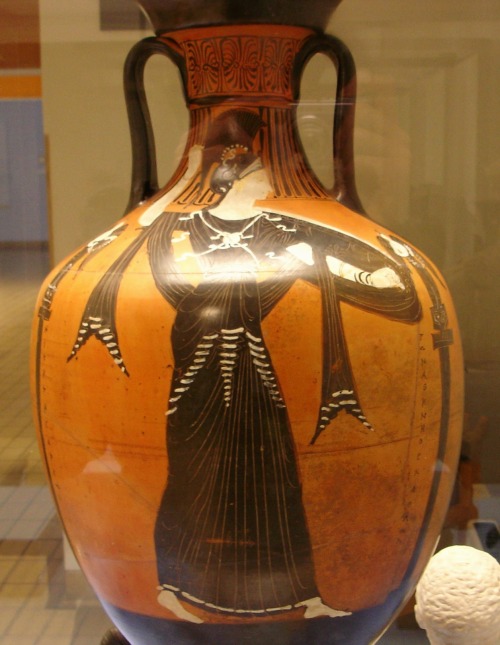 The goddess Athena.  Panathenaic black-figure amphora, artist unknown; 332-1 BCE (the archonshi