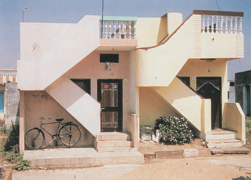 aqqindex:  Balkrishna Doshi, Aranya India Low Cost Housing, 1983