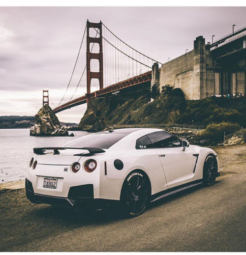 DONUTS & GTRs