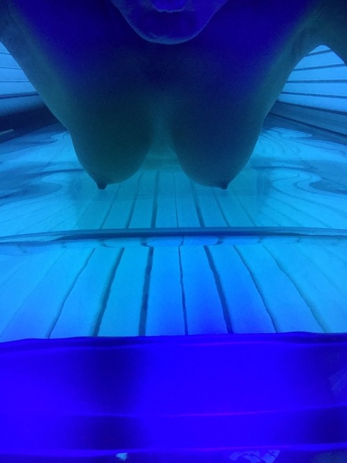 Porn photo justplayin5162:  Gettin my tan on👄