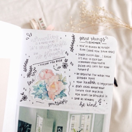 sweetlighttriumph: hi I haven’t posted in so long i’m really sorry but i’m back&nb
