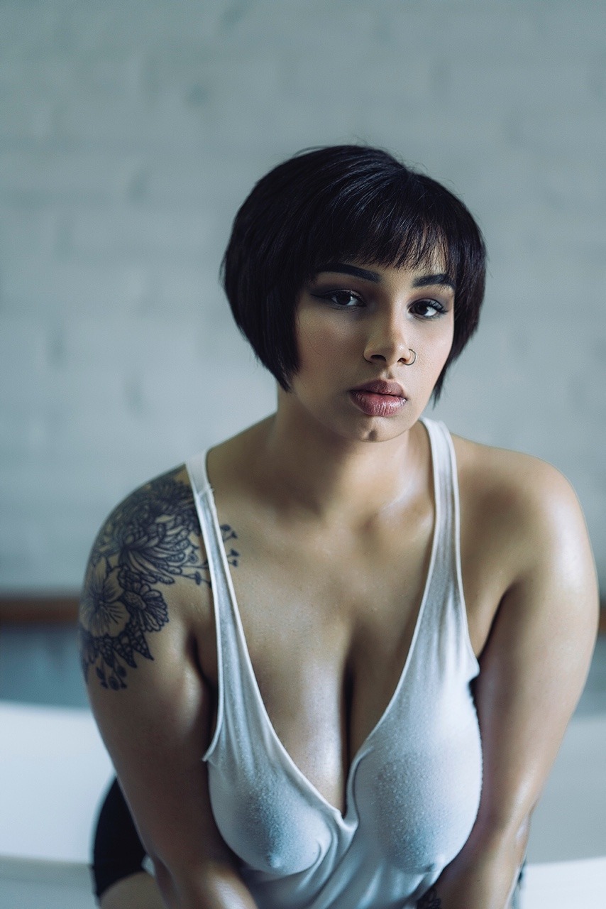 thefinestbeauties:  Tumblrette Chelsea chelseaanilyah.tumblr.com