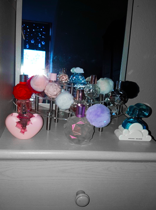 babyi:  I set up a new Ari perfume display, it’s 4 tiers of her perfume ♡  