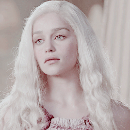 claraoswn: All Daenerys wanted back was the big house with the red door, the lemon