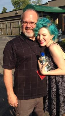 paramoreupdates:  New photos of Hayley with her parents during MONUMENTOUR