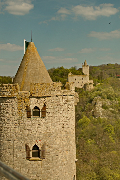 Mighty castles. Mächtige Burgen.View of the castles Saaleck and Rudelsburg near the river Saale, Apr