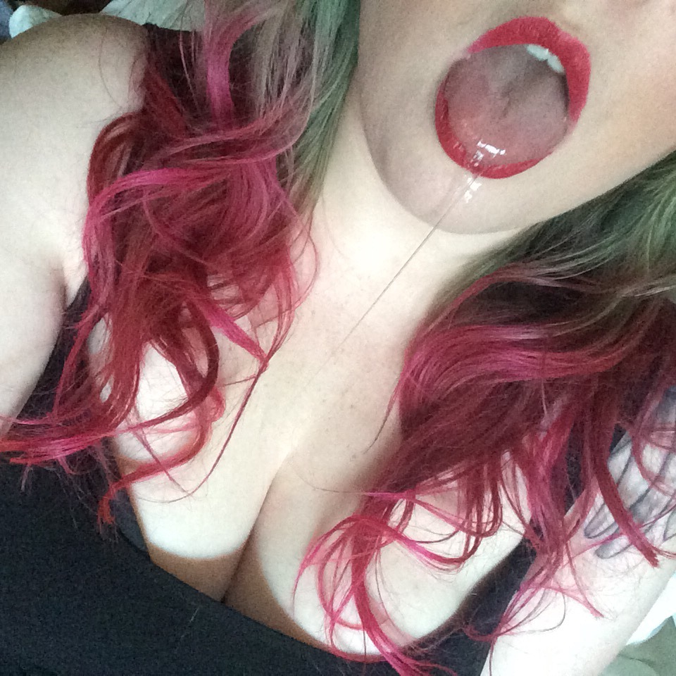 nefariouskinks: purrr-maid:  Drooling on myself for entertainment  New favorite 