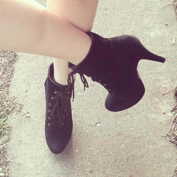 my Parisian shoes are fierce. 💋💋