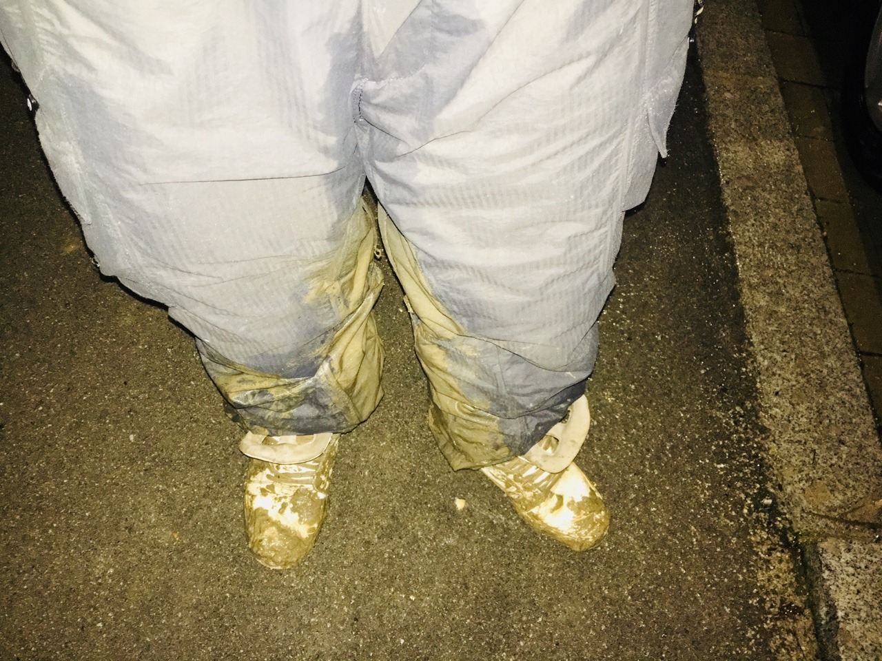 piss and mud in snowboard pants 2