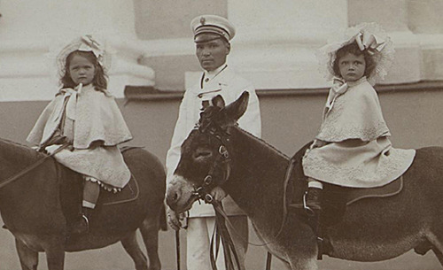 Grand Duchesses Olga and Tatiana of Russia photographed on donkeys. (x) 