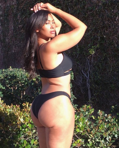 thickn-ass:  Your curvy hookup is waiting!