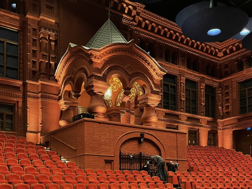 “Stravinsky” hall of Moscow “Helikons-opera” theatre is located within the courtyard of XIX c. manor