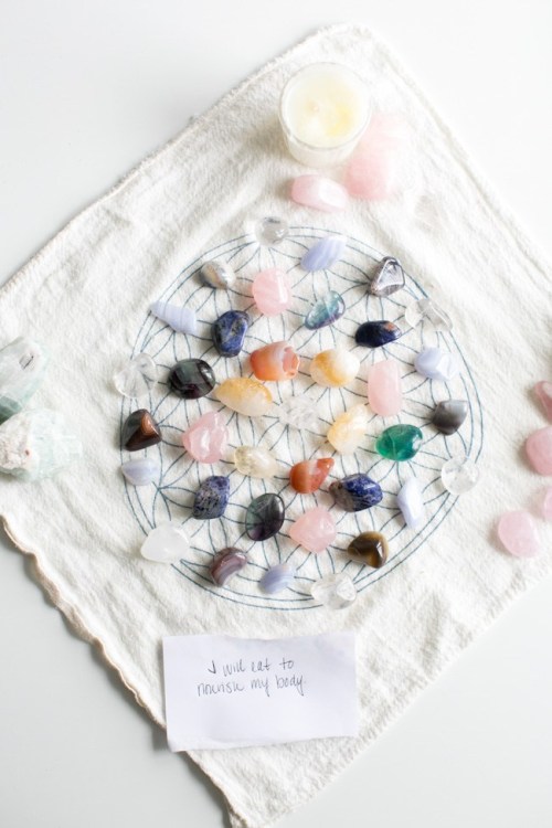 DIY Healing and Wellness Crystal GridThis post shows how to create a crystal grid for healing and we