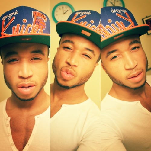 sexiassdude:  SEXY AF DAMN :*