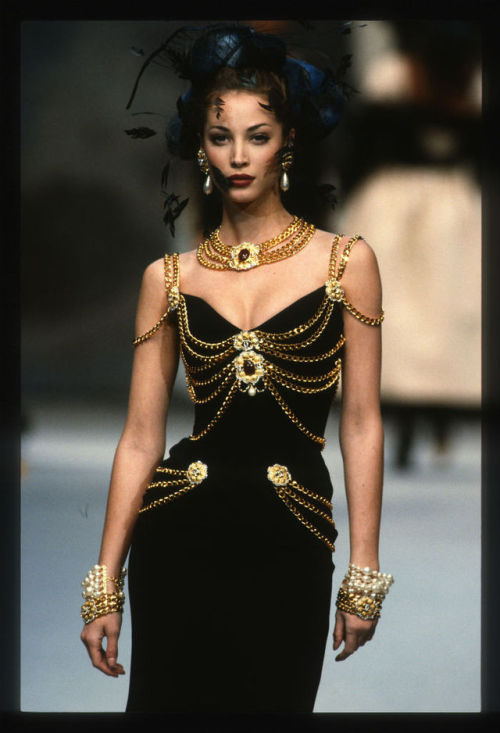 Christy Turlington at Chanel Haute Couture Spring/Summer 1992