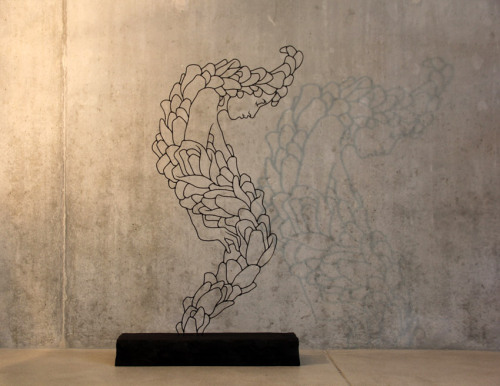 littlelimpstiff14u2:Sketches in the Air: Delicate Figures Drawn in the Air with Welded Steel Rods by