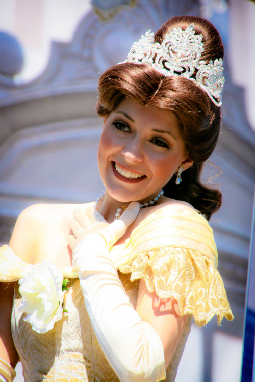 fuckyeahdisneyfacecharacters:Belle by abelle2 on Flickr.
