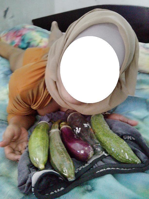 zharifmohd:  Awek Tudung Jual Sayur.Stim Tak Stim Belakang Kira,Janji Layann.