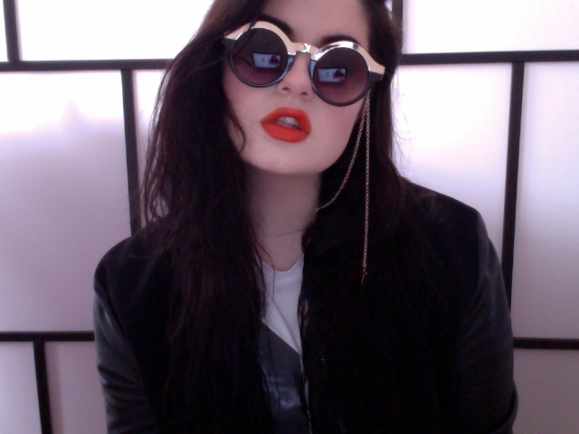 the-sickness:  godpale:  p4l3-k1tt3nn:  Pale here, follow back similar   pretty ‘n