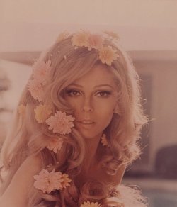 Delicatedemons:  Nancy Sinatra 