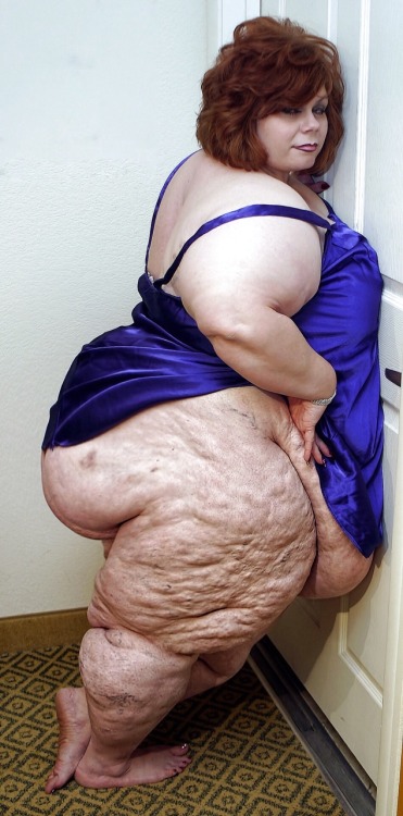 ssbbwmodels:  To all #lovely #ladies with the #supersized #curves #dimples and #fatRolls ❤️ @ssbbwmodels loves you! 💋 #bigBOOTY #bigBELLY #ssbbwmodels 