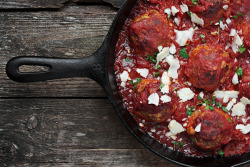 nom-food:  Baked meatballs with tomato sauce