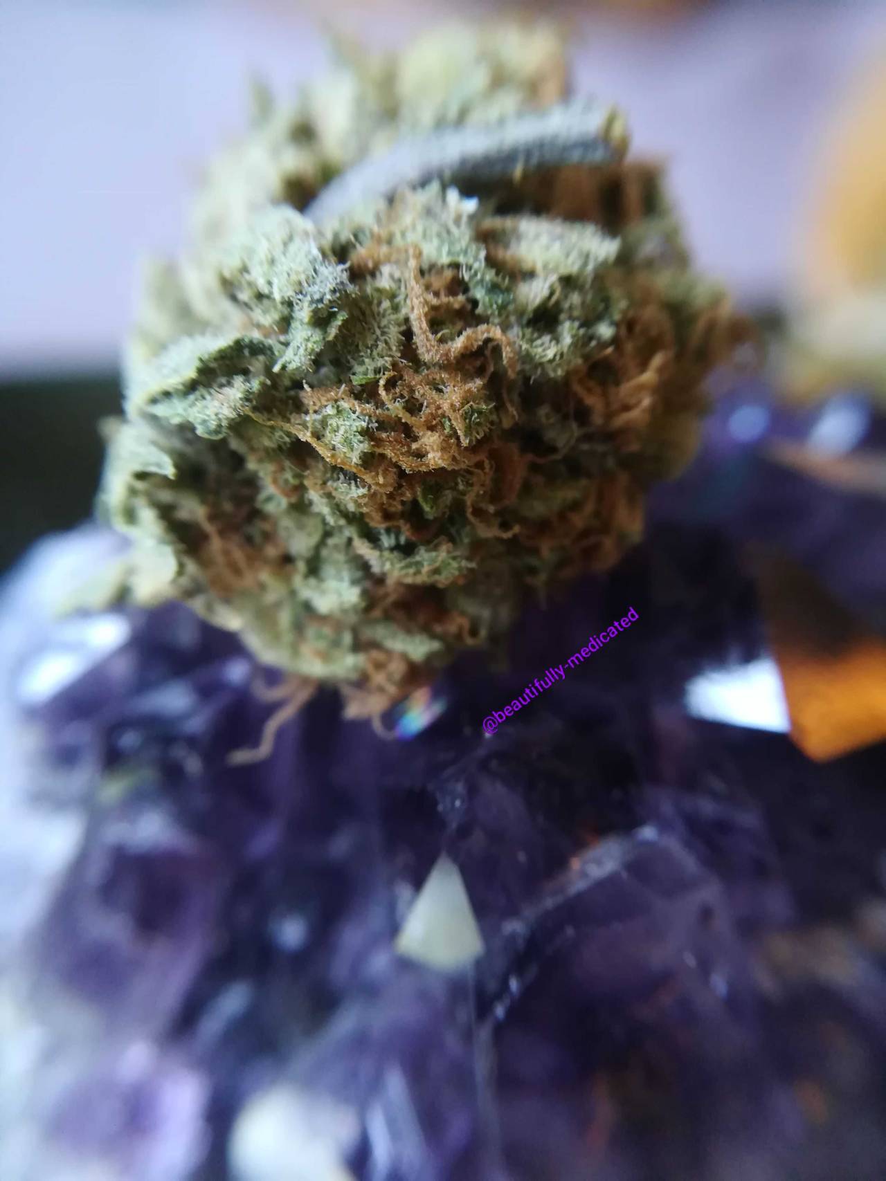 beautifully-medicated:Recharging my nugs with Amethyst 💜