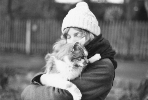 amplectaris:   We all need someone that stops to give you some love by worteinbildern on Flickr.