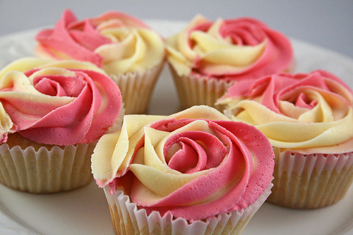 foodluxury:  Love Food? This blog is for you. 