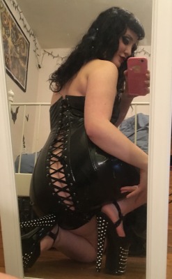 adeadlydame:  I feel like goth club Barbie in this outfit 😍 Absolutely loving this dress I received from my wishlist 