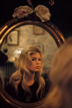 snowce:  Nicolas Tikhomiroff, Brigitte Bardot, Paris, 1958 