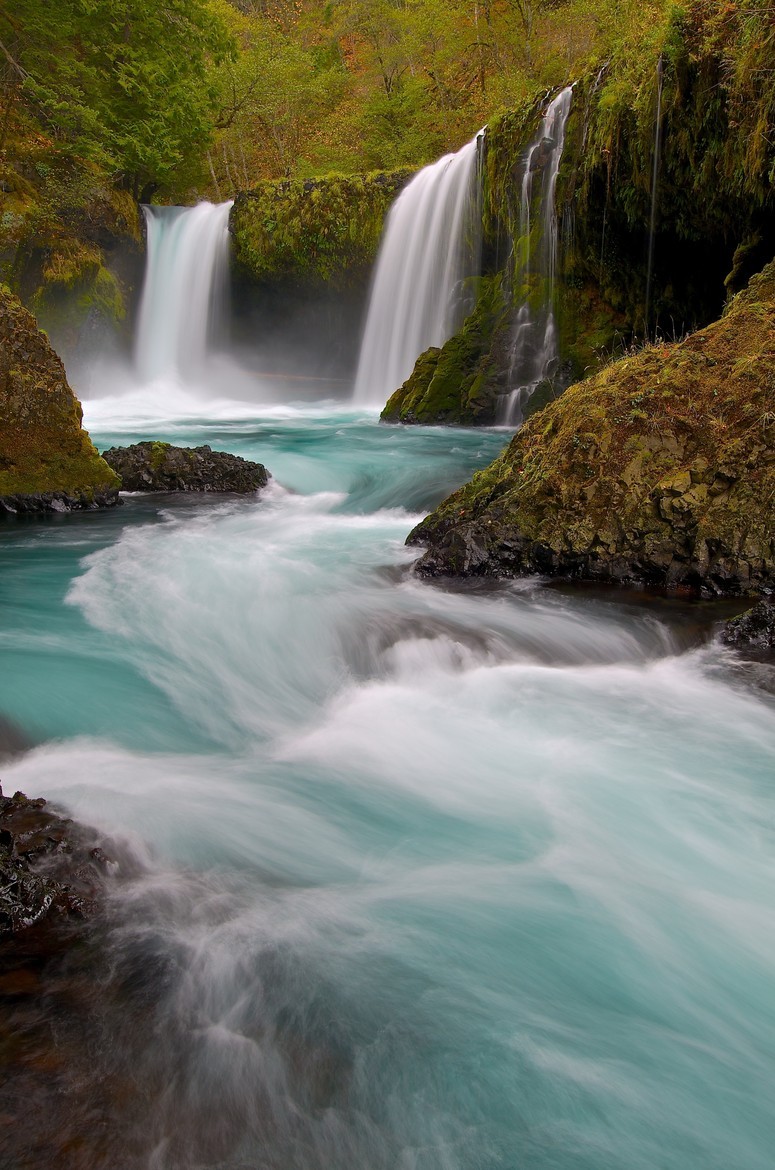 llbwwb:  (via 500px / Spirit Falls by Matt)