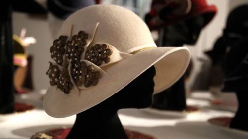 phrynefishersfrocks: For her second ensemble of “Murder in Montparnasse” (Season 1, Epis
