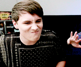 danhowellgifs:dan + temper